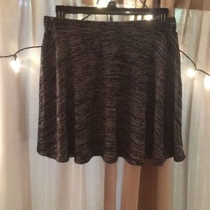 Forever 21 flowy black and gray skirt